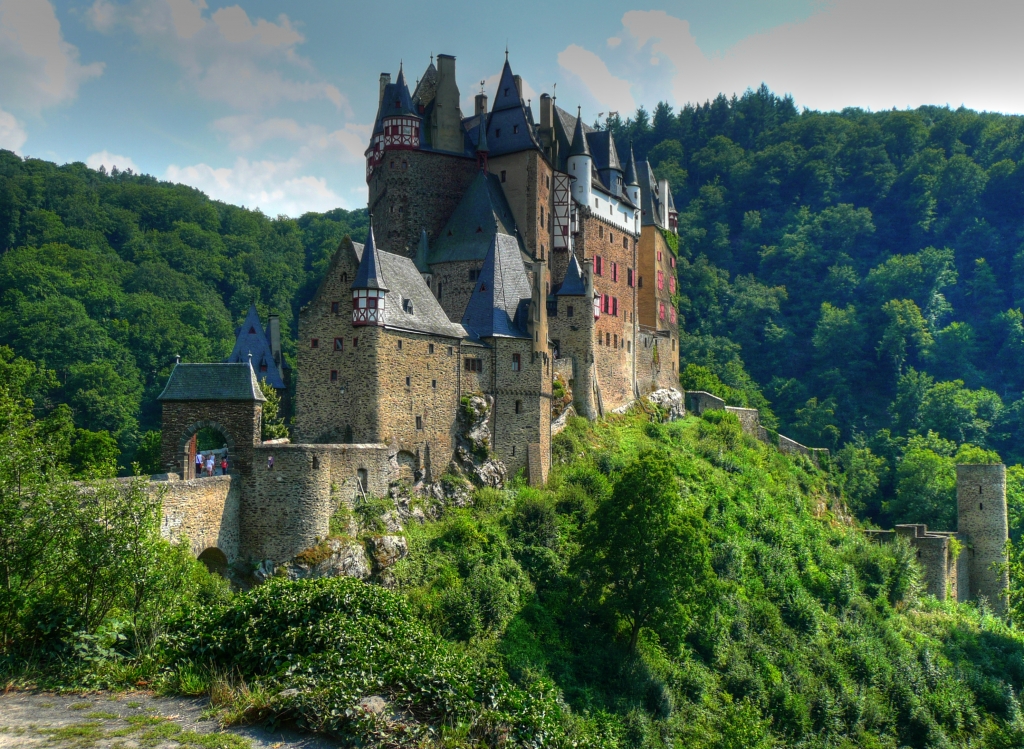 Burg_Eltz | Сухарева башня